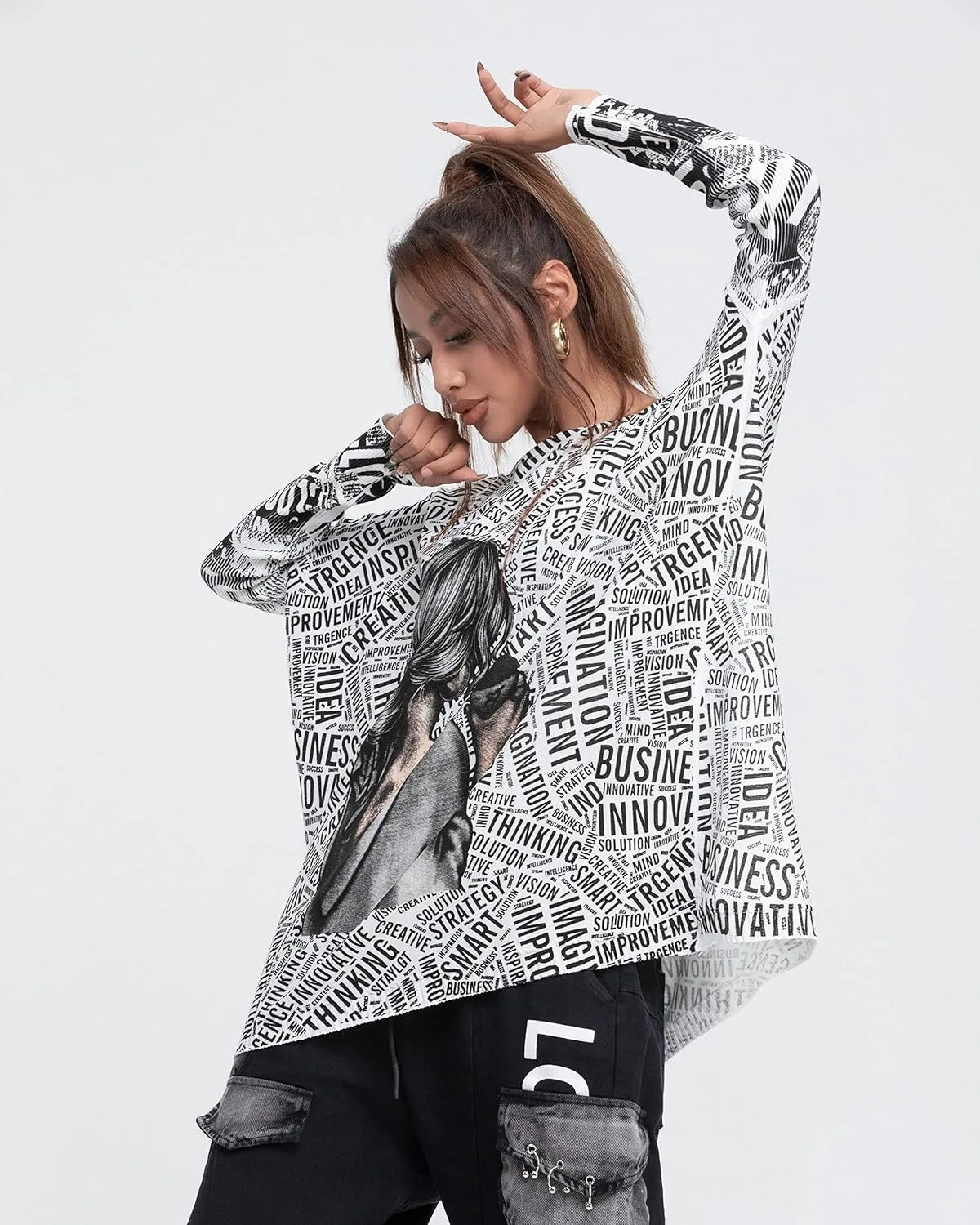 ellazhu Women's Off-Shoulder Long-Sleeved Cute Newspaper Printed Pullover Oversized Sweater Shirt GY2754
