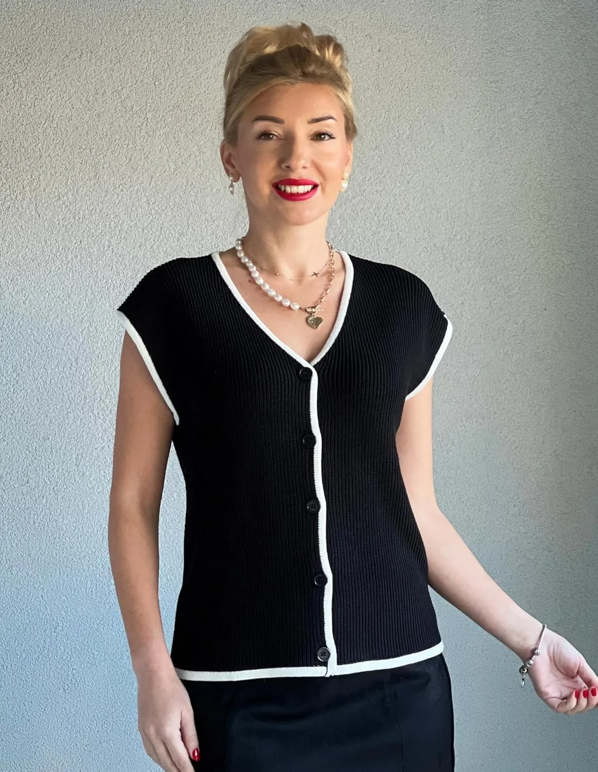 GRACE KARIN Womens Sweater Vest 2025 Summer Casual V Neck Cap Sleeve Button Down Sleeveless Knit Top