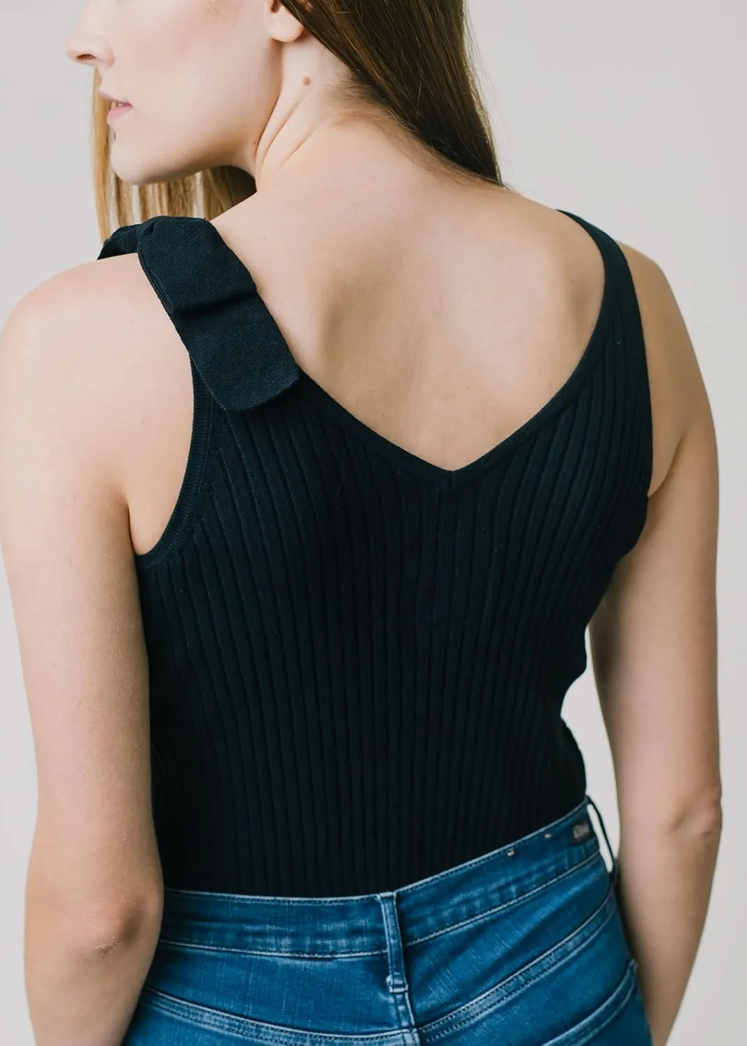 Hope & Henry Women's V-Neck Sweater Tank